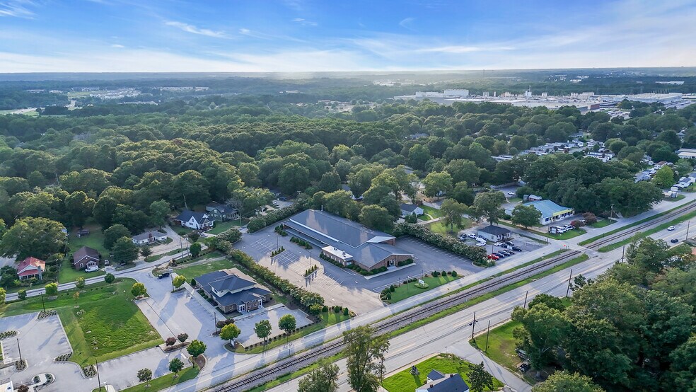 More Photos Of 313 N Main St, Simpsonville Freestanding For Sale