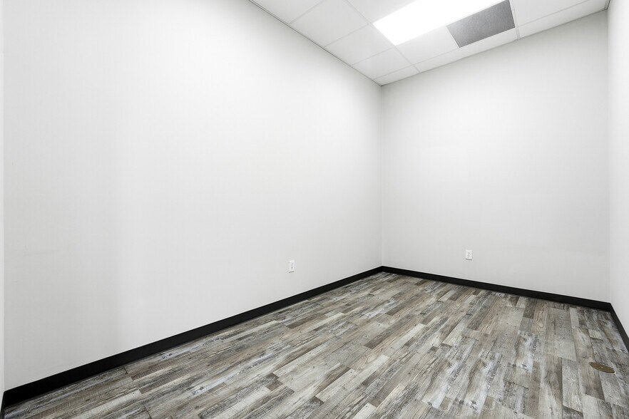 More Photos Of 1901 Peachtree Industrial Blvd, Buford Warehouse For Lease