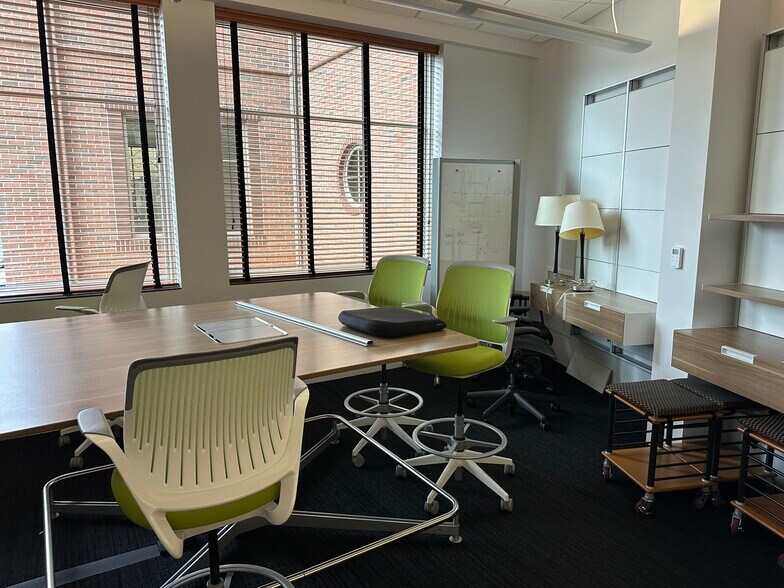 More Photos Of 85 E 8th St, Holland Medical For Sale