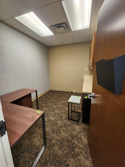 More Photos Of 8400 Northrun Medical Dr, Mechanicsville Office For Lease