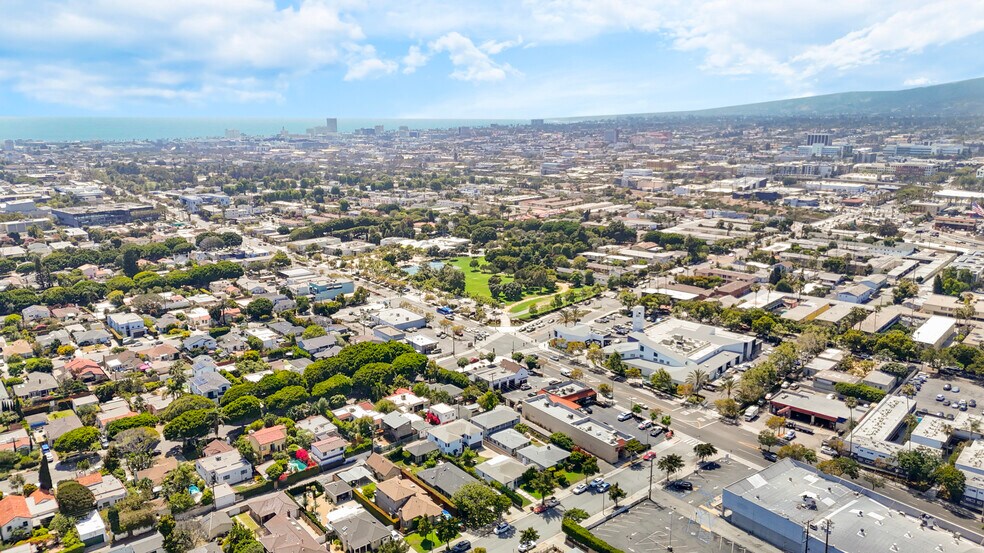 More Photos Of 2218 24th St, Santa Monica Apartments For Sale