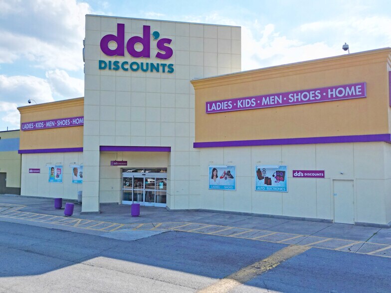 More Photos Of 215 W Willow St, Lafayette Storefront For Sale