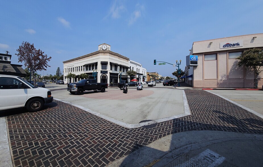 More Photos Of 201 N Citrus Ave, Covina Restaurant For Lease