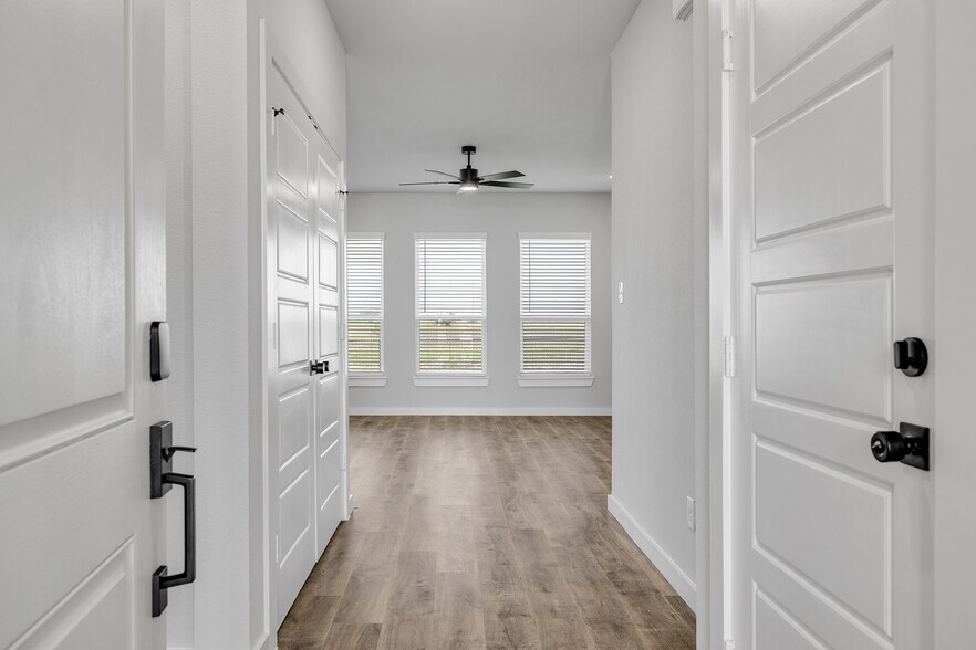 More Photos Of 4059 Clovis St, Midlothian Multifamily For Sale