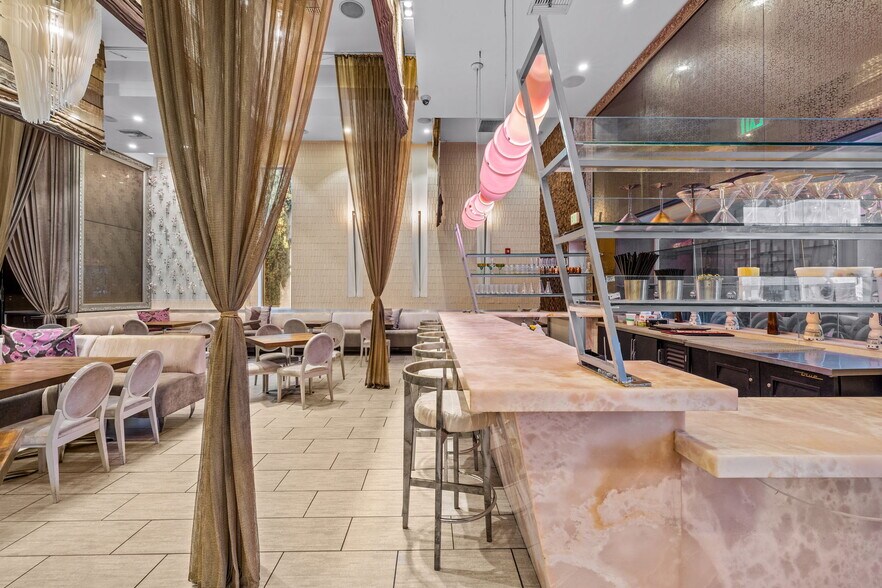 More Photos Of 861 N La Cienega Blvd, Los Angeles Restaurant For Lease