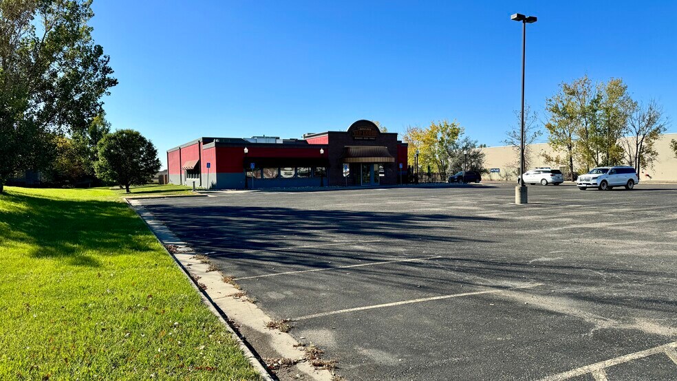 Primary Photo Of 3333 Hwy 10 E, Moorhead Restaurant For Sale