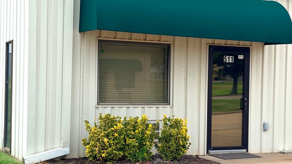 Primary Photo Of 511 Tower Cir, Oklahoma City Distribution For Lease