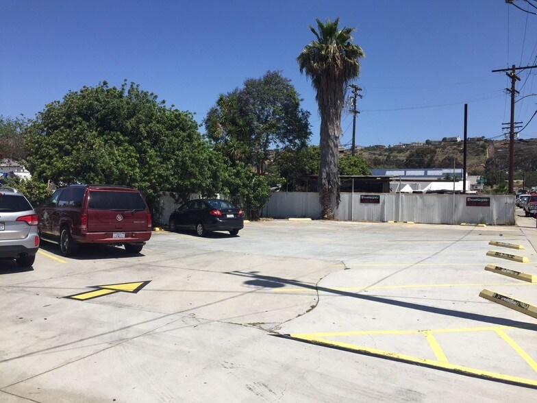 More Photos Of 7696 Broadway, Lemon Grove Freestanding For Lease