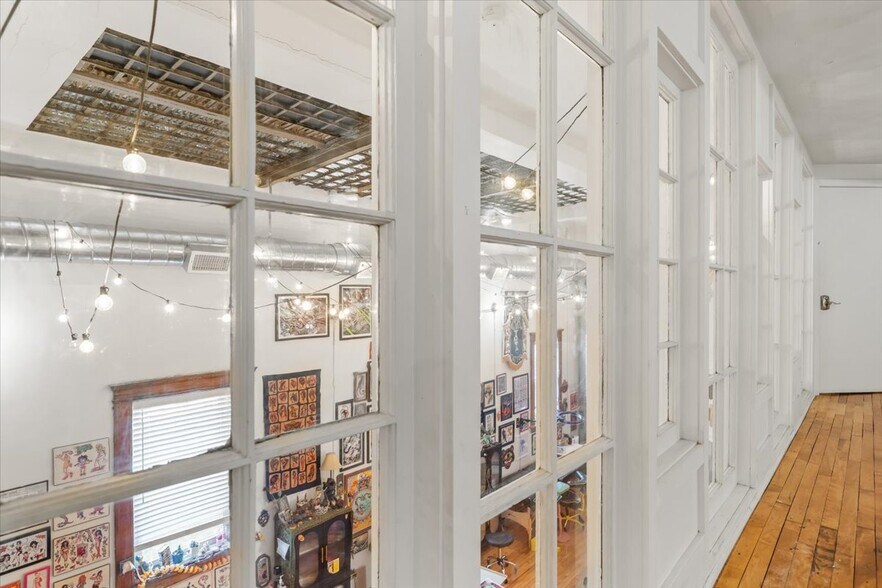 More Photos Of 339 Madison Ave, Memphis Storefront Retail Office For Lease