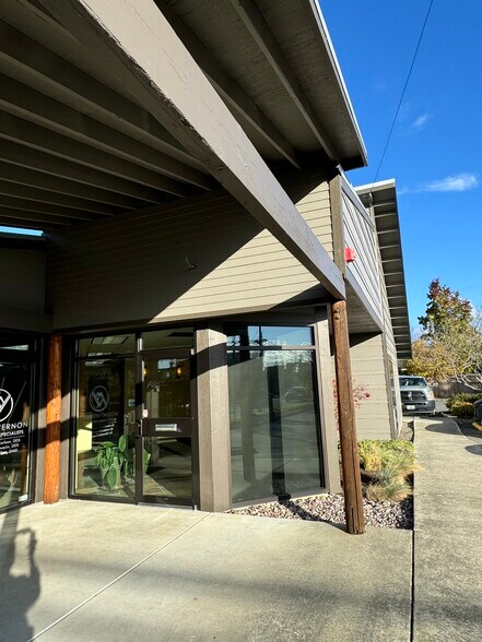 More Photos Of 130 S 15th St, Mount Vernon Medical For Lease