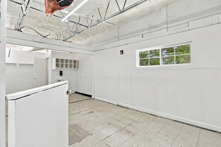 More Photos Of 1271 Oak St, Schertz Schools For Lease