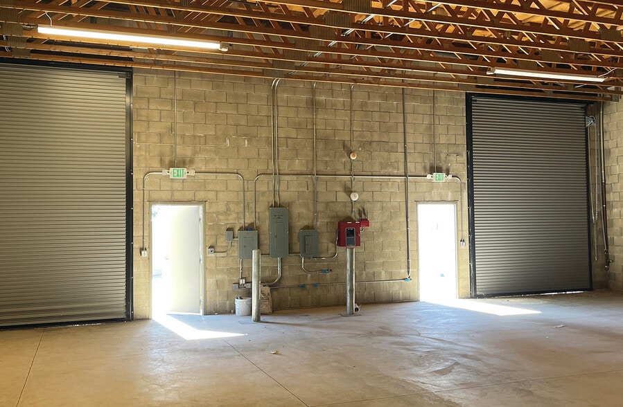More Photos Of 12581 Branford St, Pacoima Manufacturing For Sale