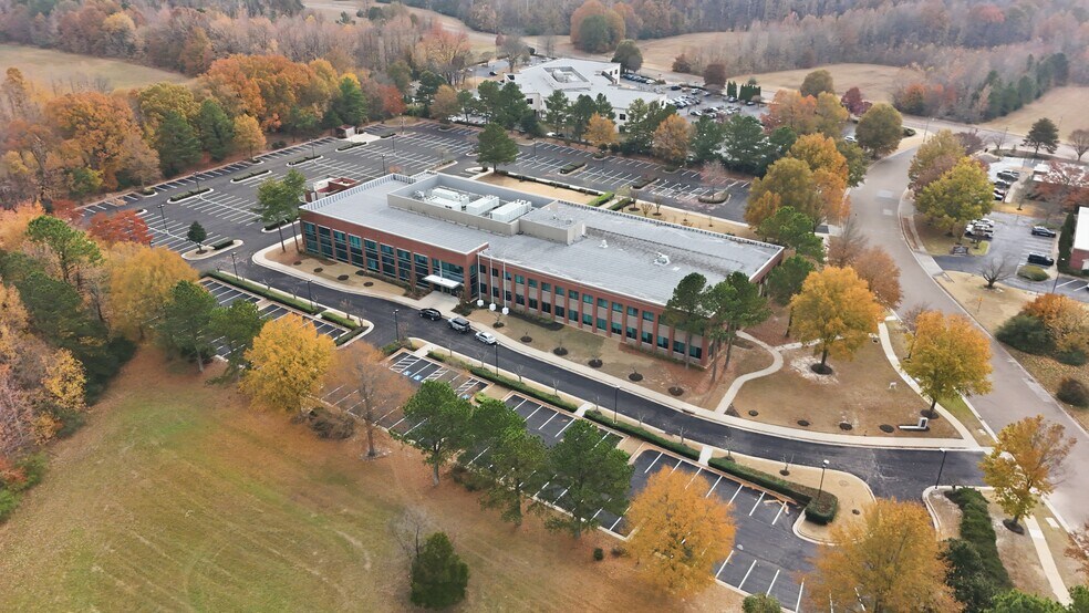 More Photos Of 3742 Tyndale Dr, Memphis Office For Lease