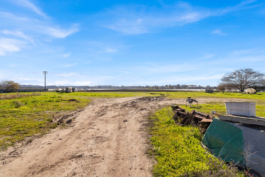 More Photos Of 1931 Beach Rd, Watsonville Industrial For Sale