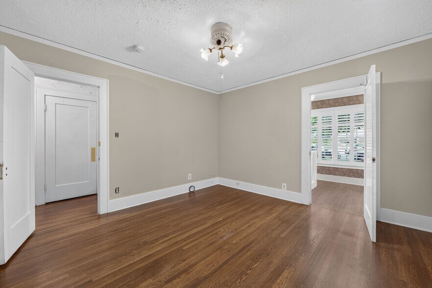 More Photos Of 119 S Adams St, Glendale Multifamily For Sale