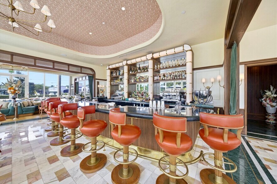 More Photos Of 4 OASIS Hallandale, 1006 E Hallandale Beach, Hallandale Beach Restaurant For Sale