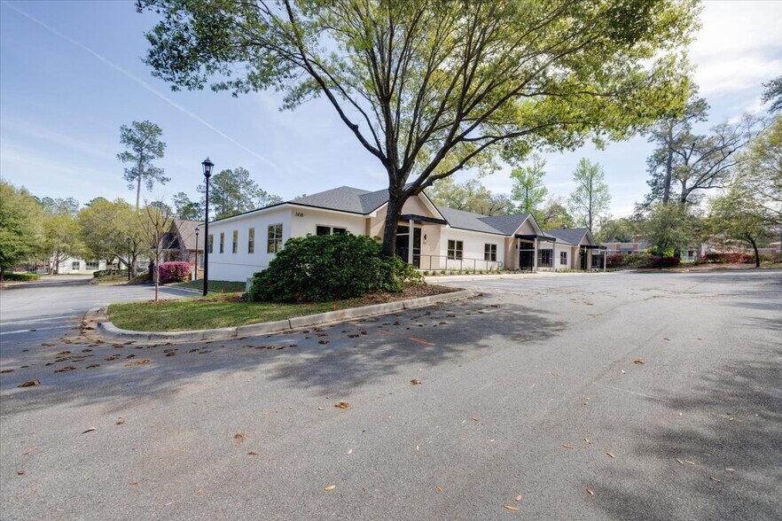 More Photos Of 2458 Mahan Dr, Tallahassee Medical For Lease