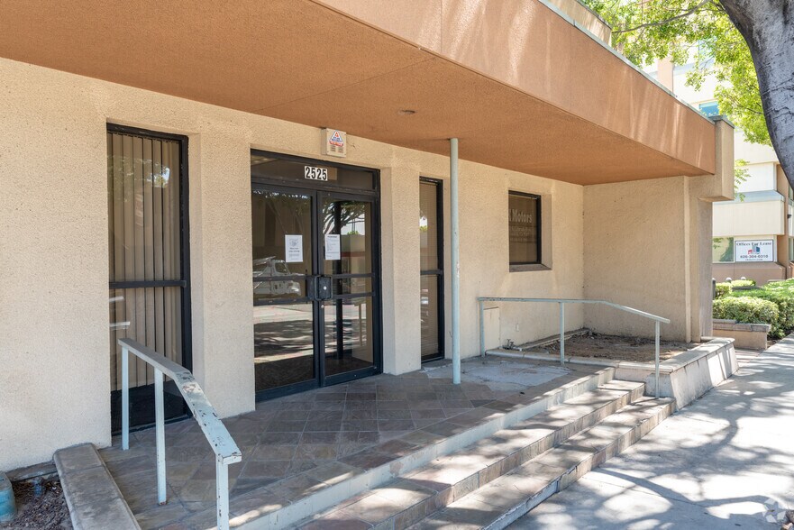 More Photos Of 133 N Altadena Dr, Pasadena Unknown For Lease