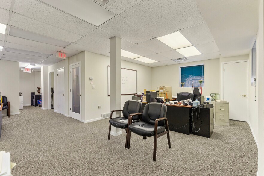 More Photos Of 2713 S Chicago Ave, South Milwaukee Office For Sale