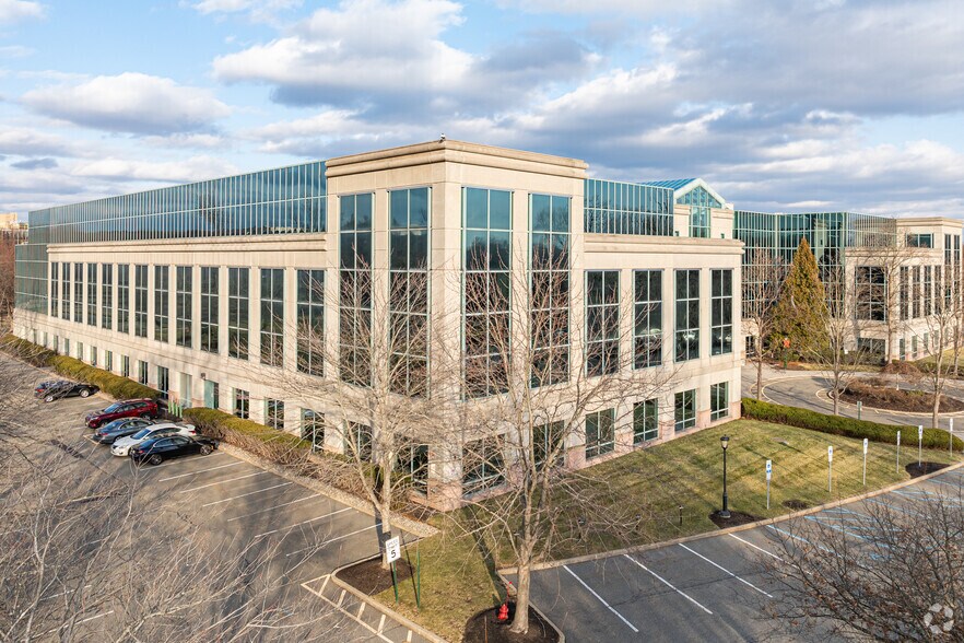 More Photos Of 8 Campus Drive Dr, Parsippany Office For Lease