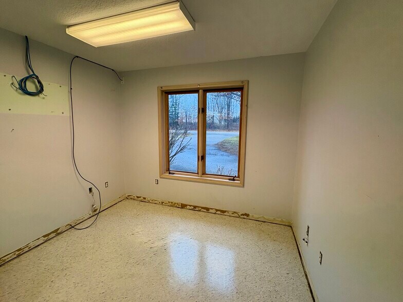 More Photos Of 615 Beardsley St, Boyne City Office For Sale