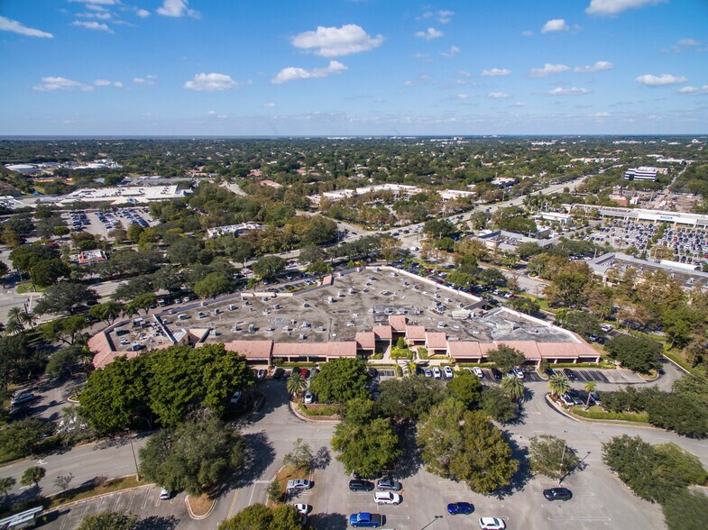 More Photos Of 901-1001 N University Dr, Coral Springs General Retail For Lease