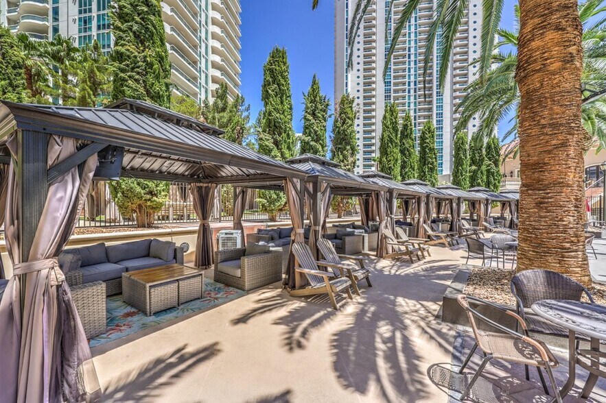 More Photos Of 2827 Paradise Rd, Las Vegas Health Club For Sale
