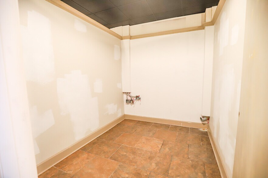 More Photos Of 3545 SW 34th St, Gainesville Unknown For Lease