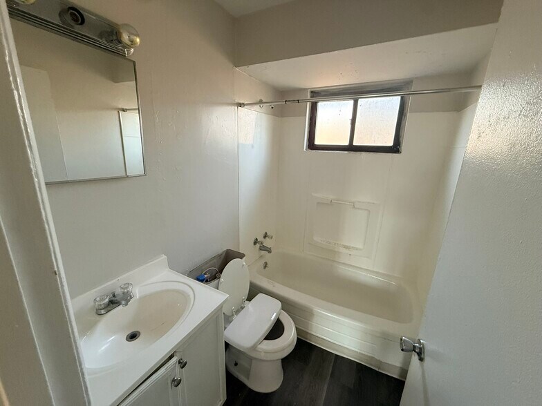 More Photos Of 2535-2537 Lysle Rd, Cincinnati Apartments For Sale