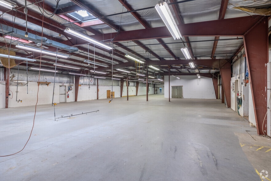 More Photos Of 500 N 8th St, Reading Warehouse For Lease