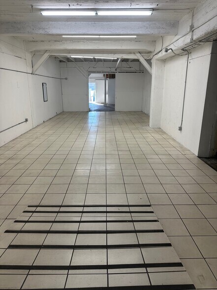 More Photos Of 331 Palm Ave, Alhambra Warehouse For Lease