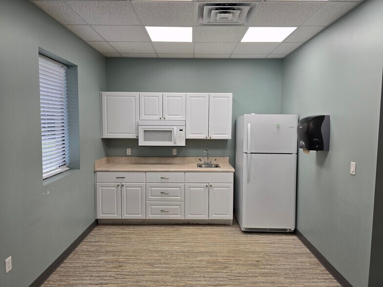 More Photos Of 101 Whitehall Dr, Saint Augustine Medical For Lease