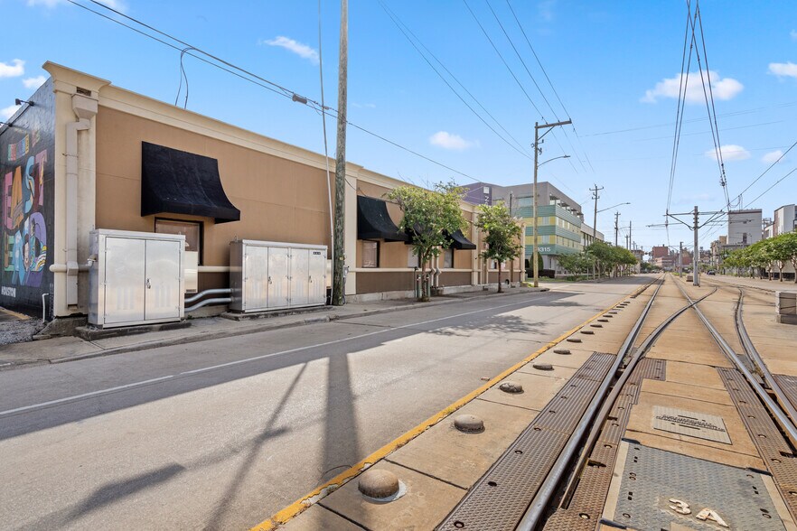 More Photos Of 3219 Harrisburg Blvd, Houston Medical For Lease