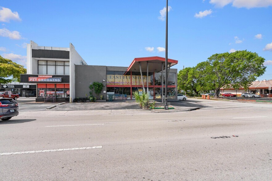 More Photos Of 1500 E Commercial Blvd, Fort Lauderdale Freestanding For Sale
