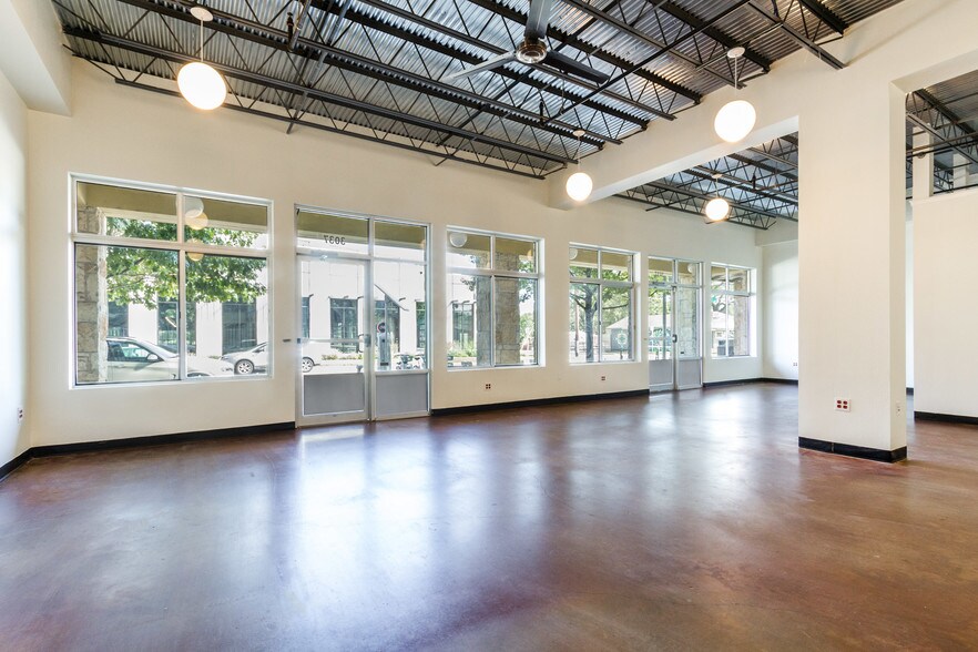 More Photos Of 2401 E 6th St, Austin Loft Creative Space For Lease