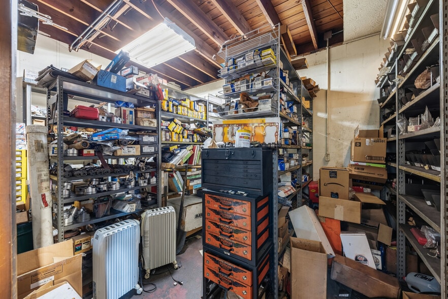 More Photos Of 7262 Lem Turner Rd, Jacksonville Auto Repair For Sale