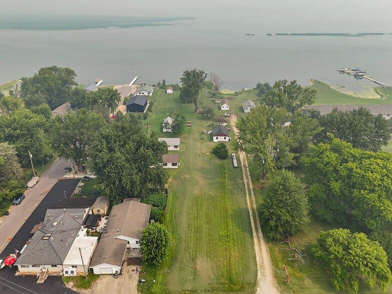 More Photos Of 138 E Front St, Marquette Trailer Camper Park For Sale