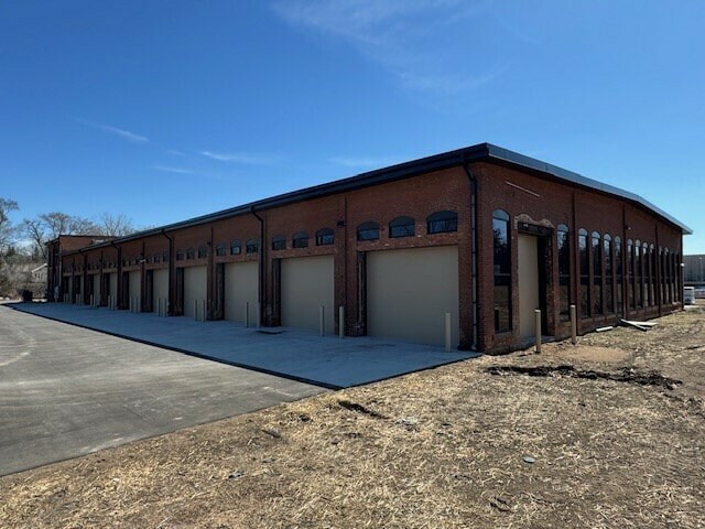 More Photos Of 207 Monroe St N, Hudson Warehouse For Sale