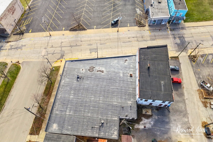 More Photos Of 124 E River St, Momence Warehouse For Sale