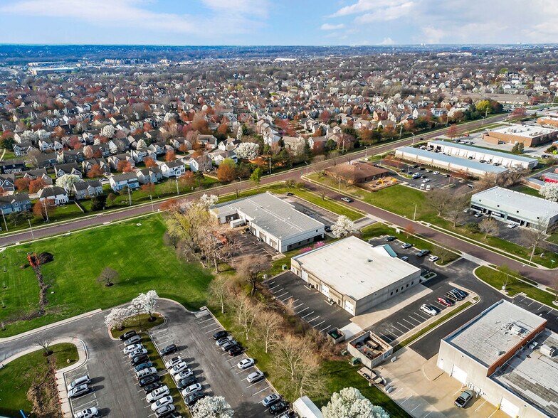 More Photos Of 12635-12651 Hemlock St, Overland Park Showroom For Lease