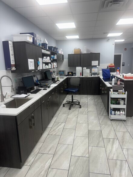 More Photos Of 7 Cuthbert Blvd, Oaklyn Office For Sale