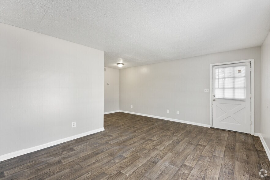More Photos Of 107 Sterling Ct NW, Center Point Apartments For Sale