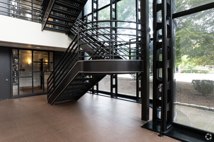 More Photos Of 700 Palisade Ave, Englewood Cliffs Office For Lease