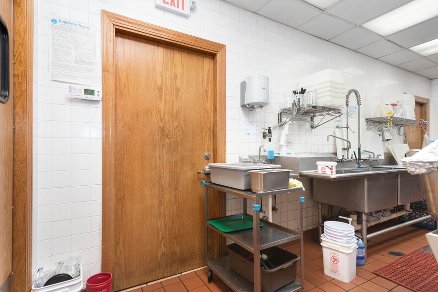 More Photos Of 1015 E Ogden Ave, Naperville Fast Food For Sale