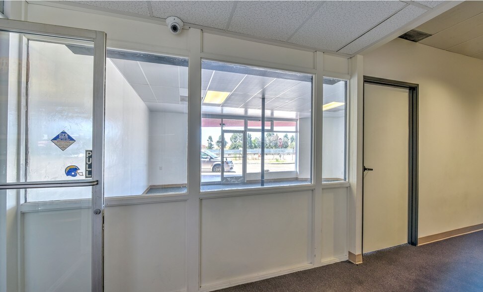 More Photos Of 4085 Pacific Hwy, San Diego Freestanding For Lease