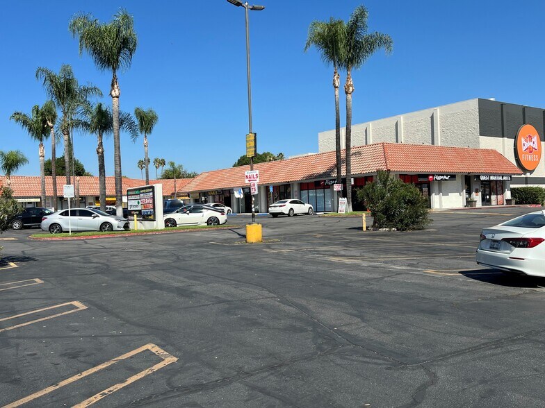 More Photos Of 22323 Sherman Way, Canoga Park Freestanding For Lease
