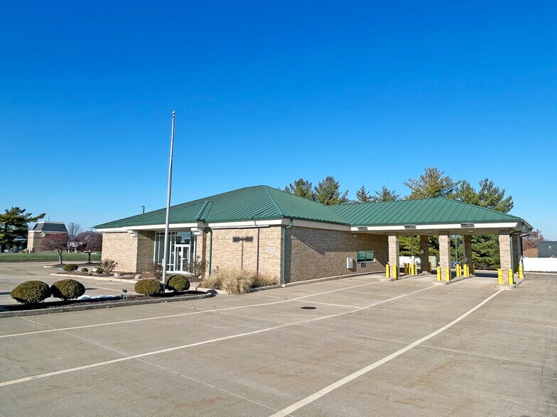 More Photos Of 2143 S State Route 157, Edwardsville Bank For Sale