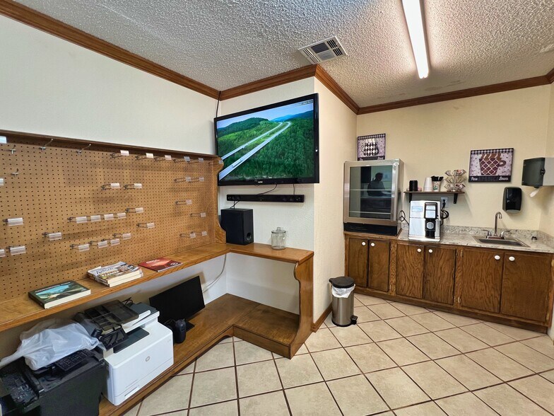 More Photos Of 347203 US Route 66 Hwy, Chandler Trailer Camper Park For Sale