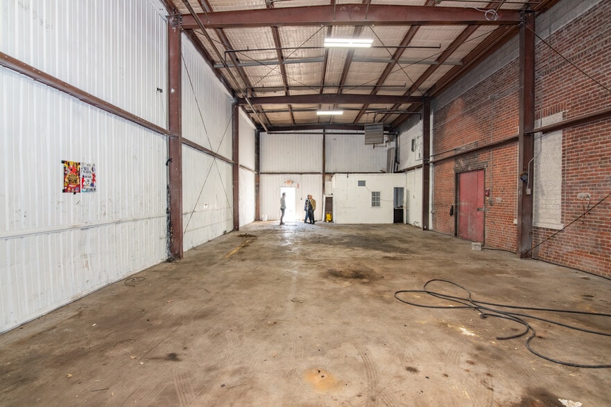 More Photos Of 4128 Hayward Ave, Baltimore Warehouse For Sale