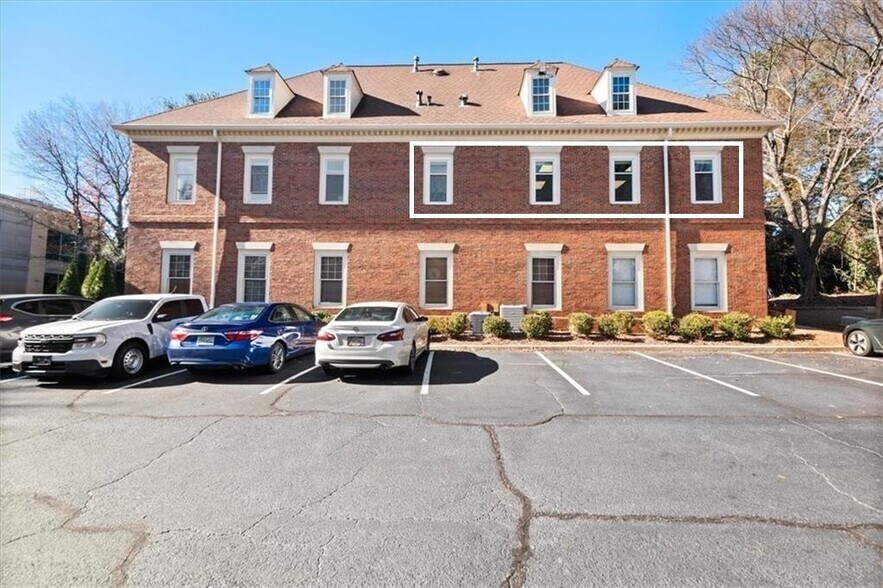 More Photos Of 6111 Peachtree Dunwoody Rd NE, Atlanta Office Residential For Sale